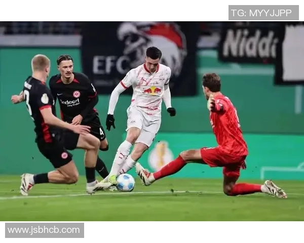 拜仁慕尼黑青年队迎战拜罗伊特展现年轻球员的潜力与激情